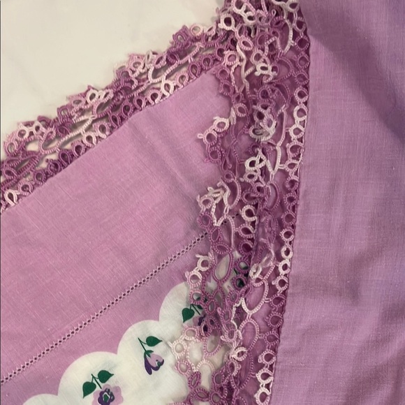 Vintage hand crocheted Purple and White Pillowcases - Picture 3 of 3